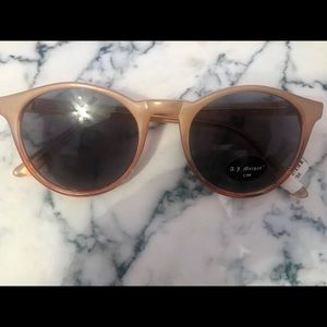 AJ Morgan Bronze Sunglass Readers 1.00